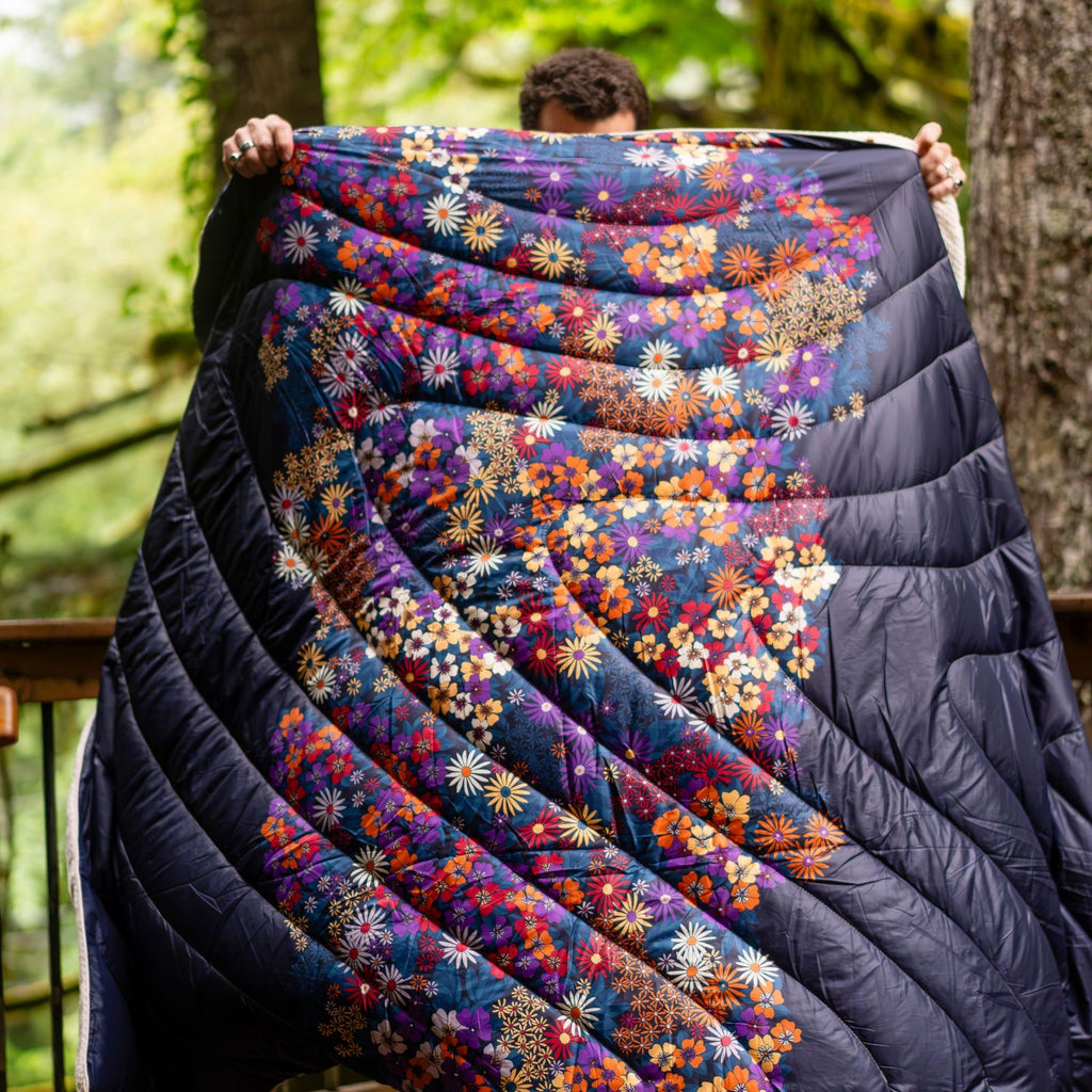 Fleece Puffy Blanket - Midnight Bloom