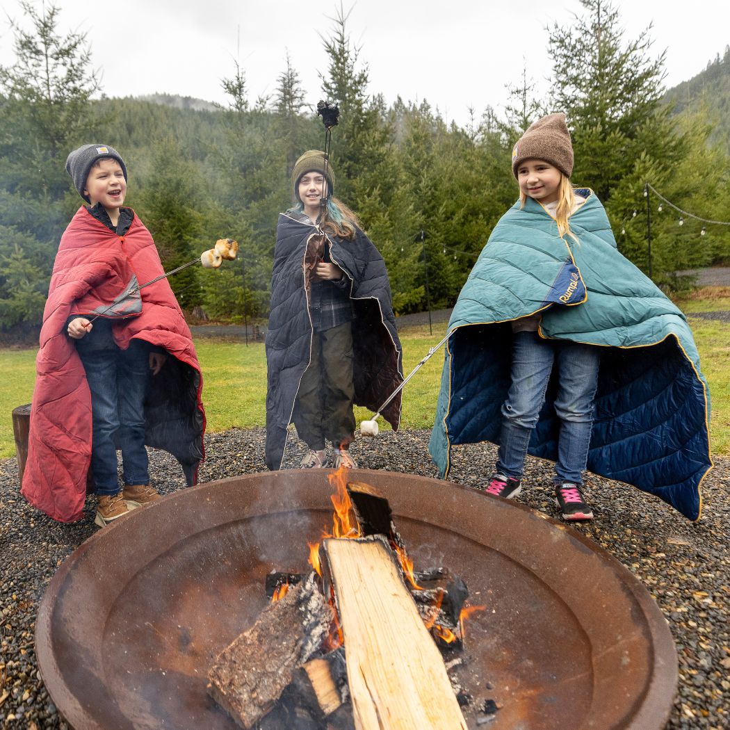 Campfire Puffy Blanket - Cherry Charcoal